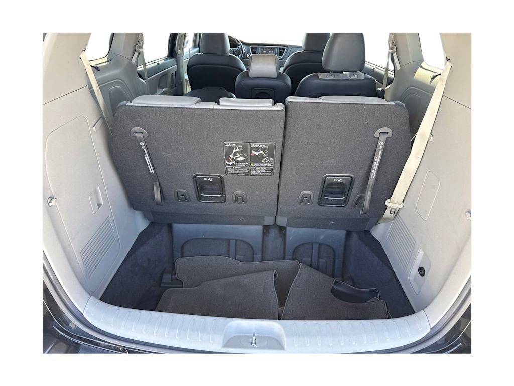 Thumbnail: 2018 Kia Sedona - 14