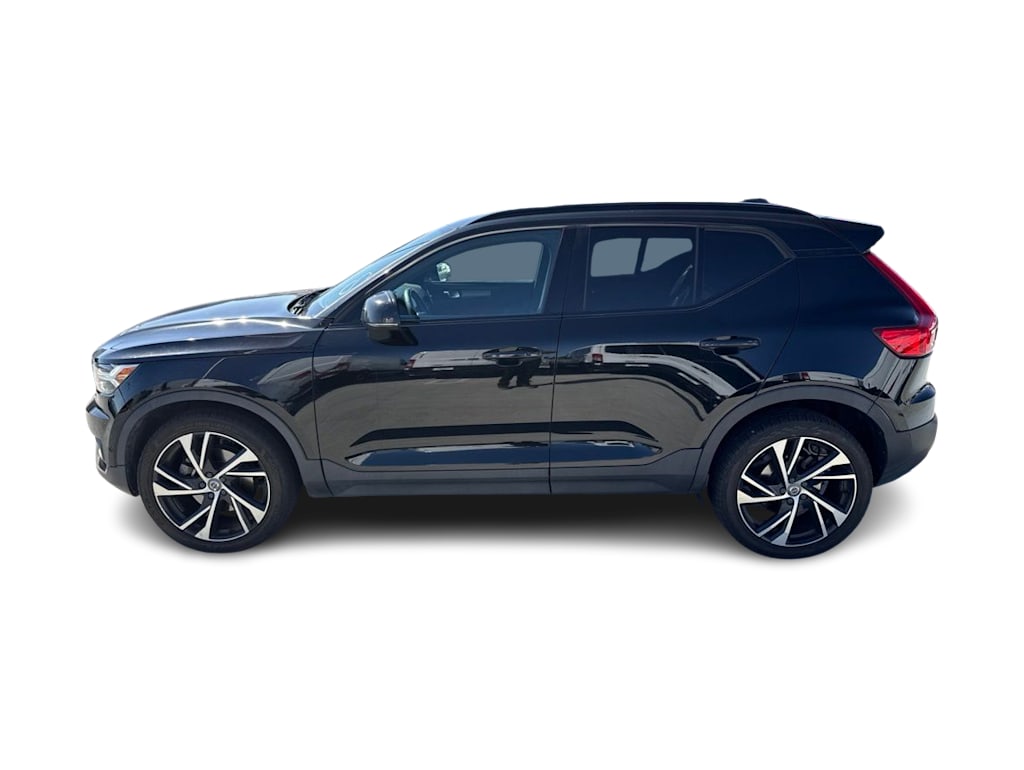 Thumbnail: 2019 Volvo XC40 - 3