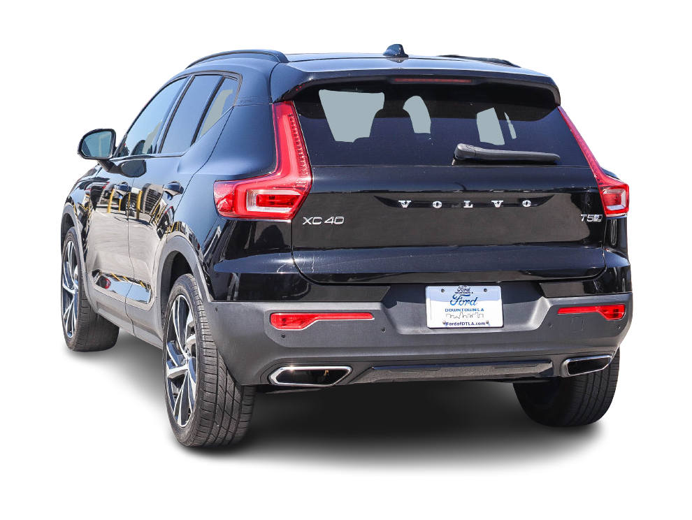 Thumbnail: 2019 Volvo XC40 - 3