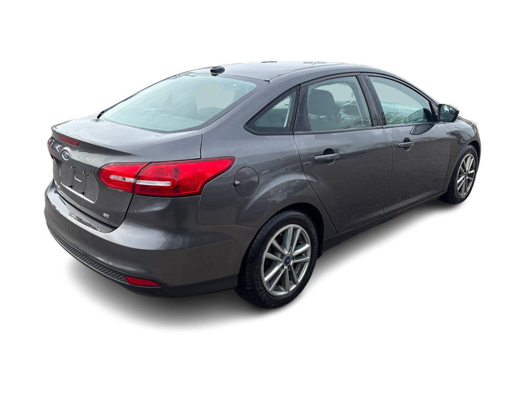 Thumbnail: 2015 Ford Focus - 16