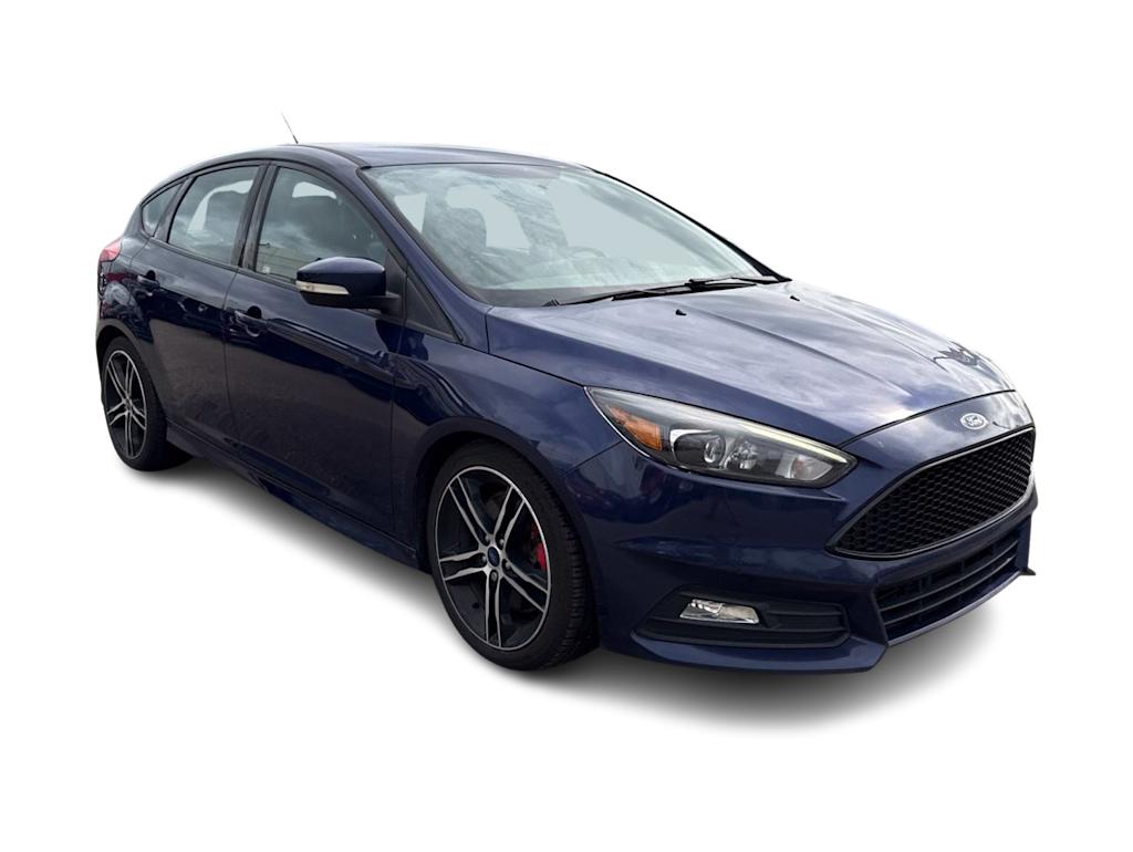 Thumbnail: 2016 Ford Focus - 16