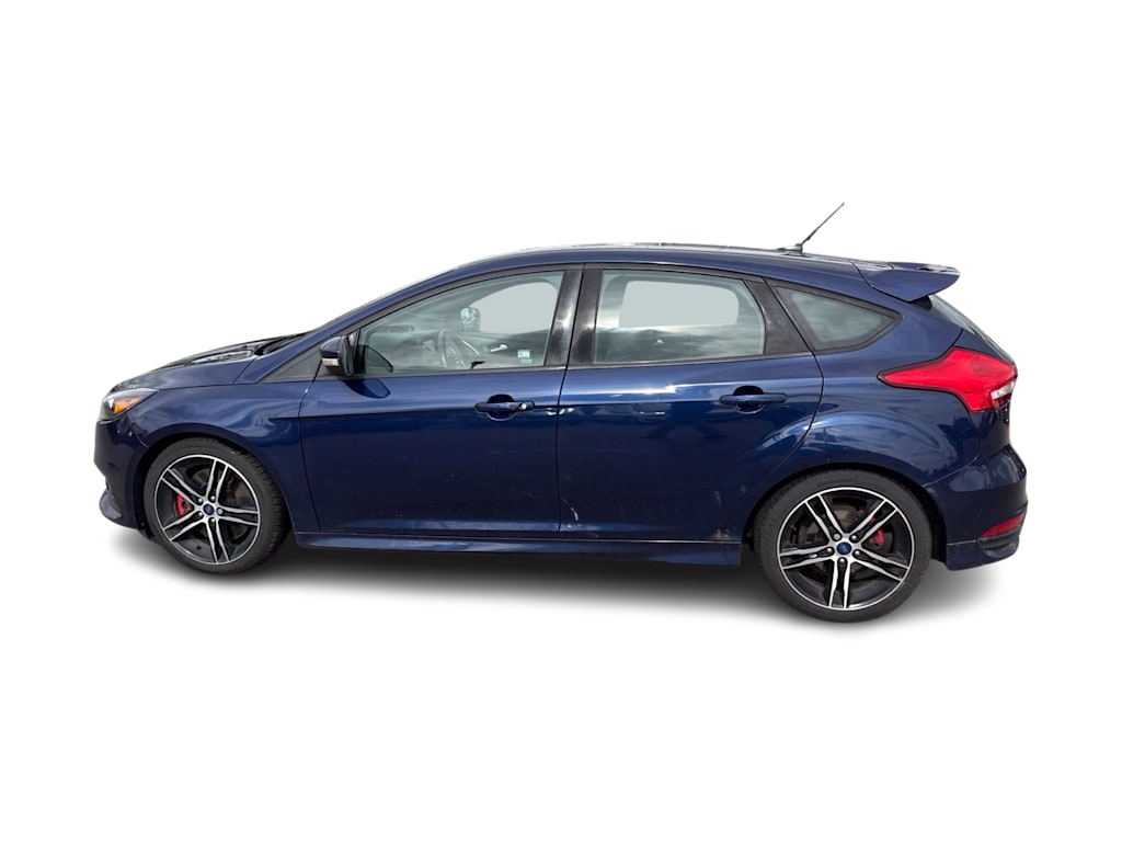 Thumbnail: 2016 Ford Focus - 3
