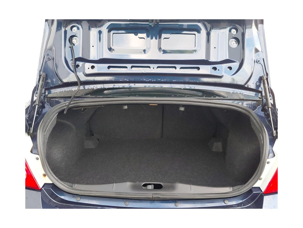 Thumbnail: 2010 Chevrolet Cobalt - 17