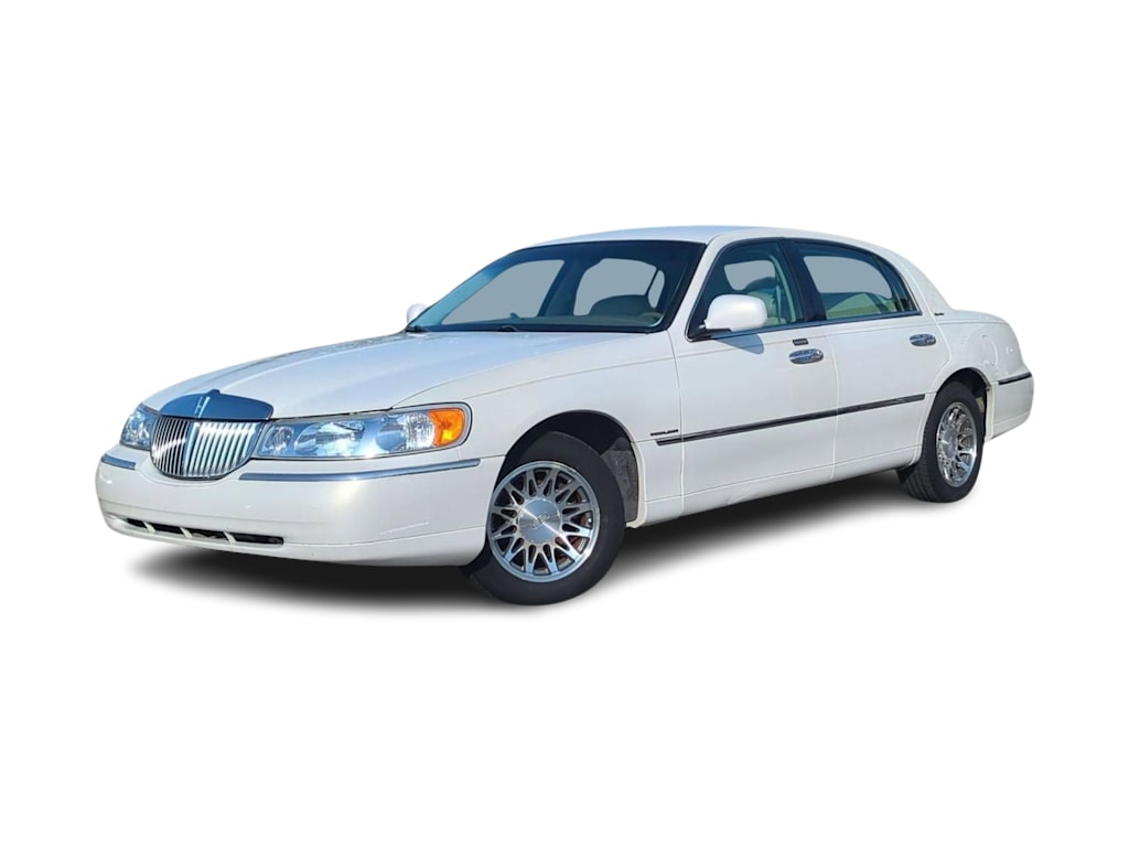 Used 2000 Lincoln Town Car SIGNATURE with VIN 1LNHM82WXYY902686 for sale in Casper, WY