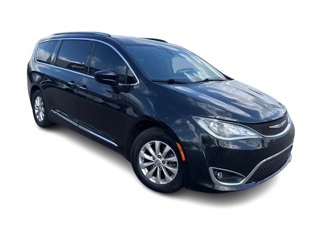 Thumbnail: 2018 Chrysler Pacifica - 13