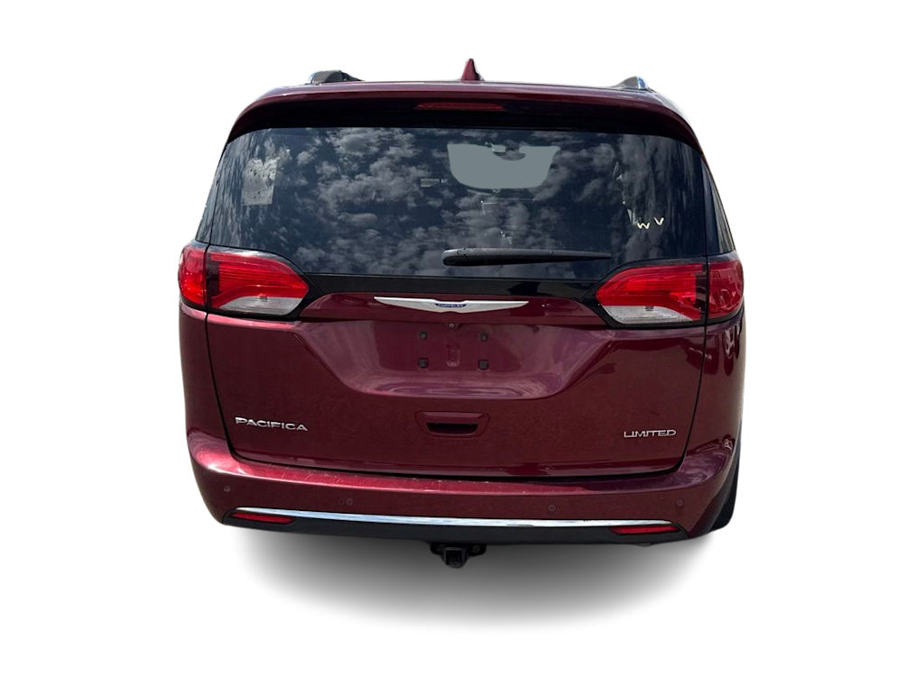 Thumbnail: 2018 Chrysler Pacifica - 4