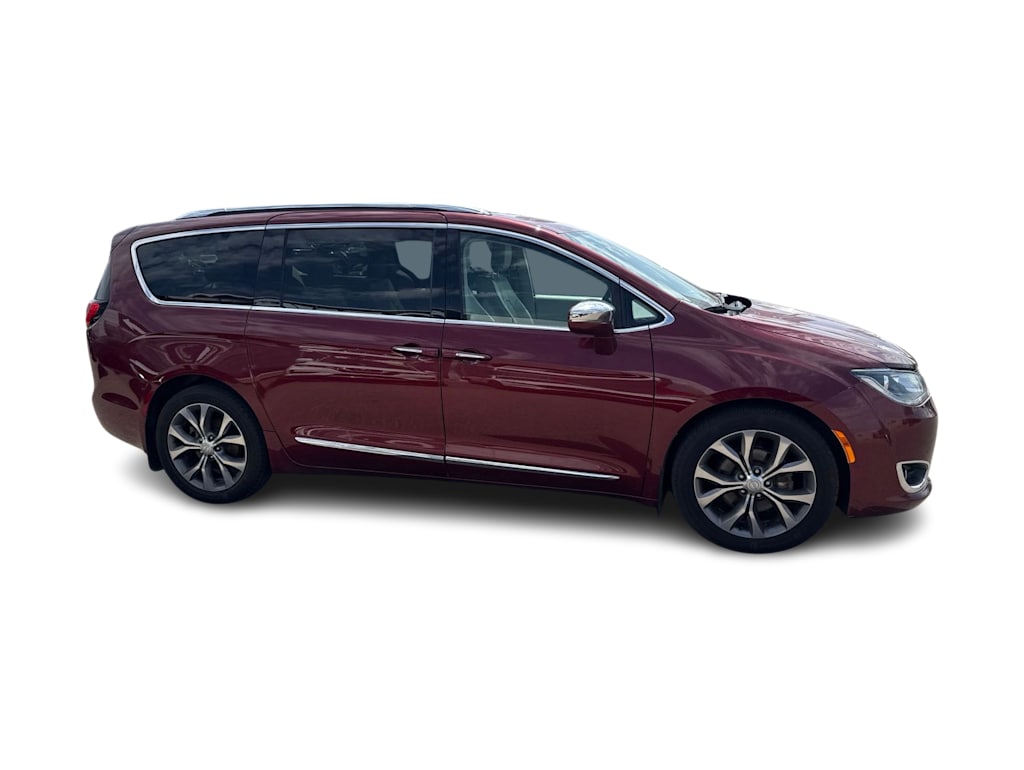 Thumbnail: 2018 Chrysler Pacifica - 12