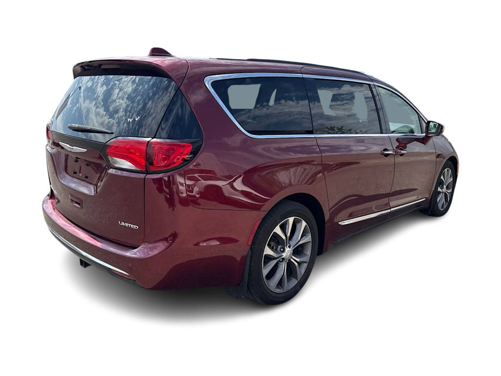 Thumbnail: 2018 Chrysler Pacifica - 13