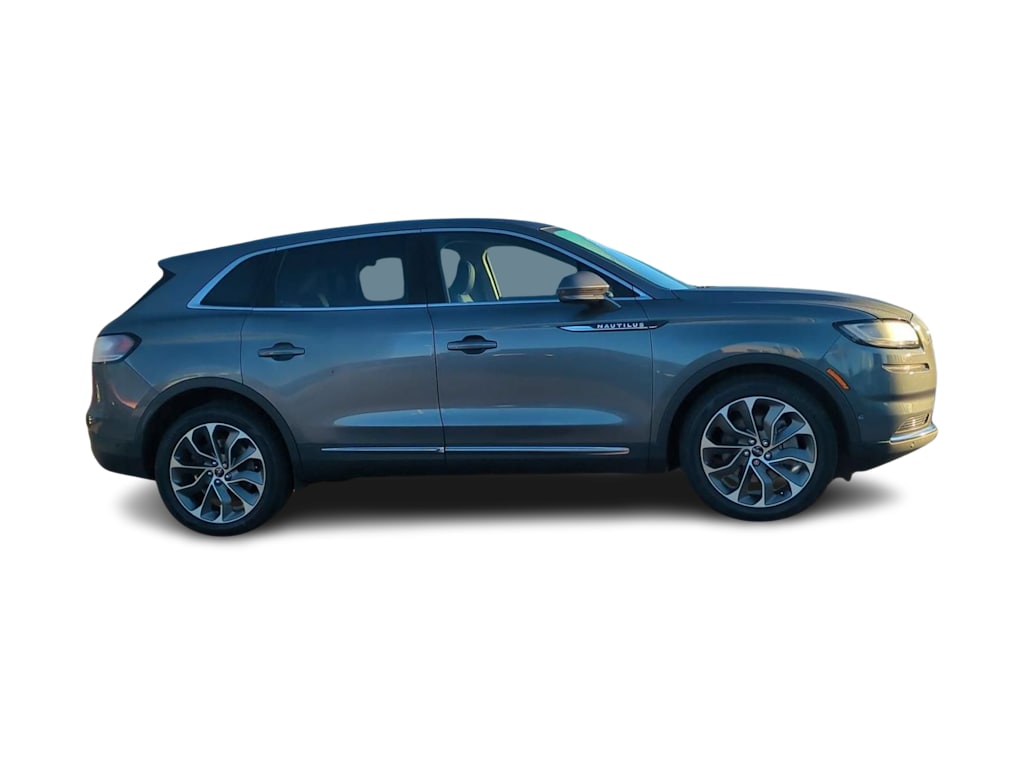 Thumbnail: 2022 Lincoln Nautilus - 19