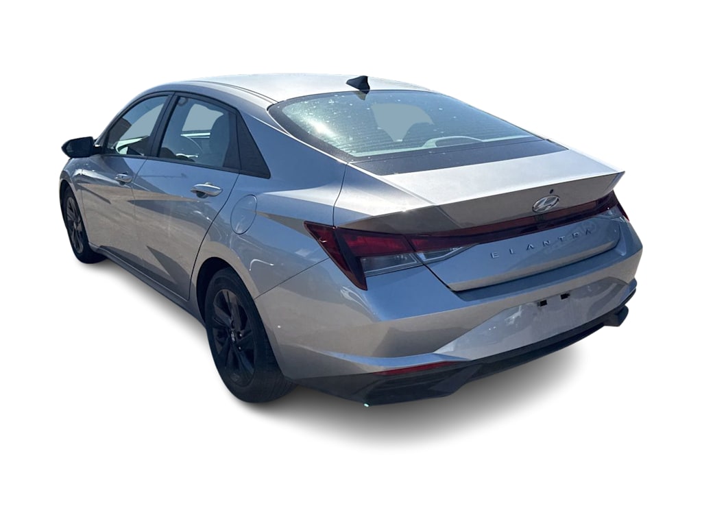 Thumbnail: 2022 Hyundai Elantra - 4