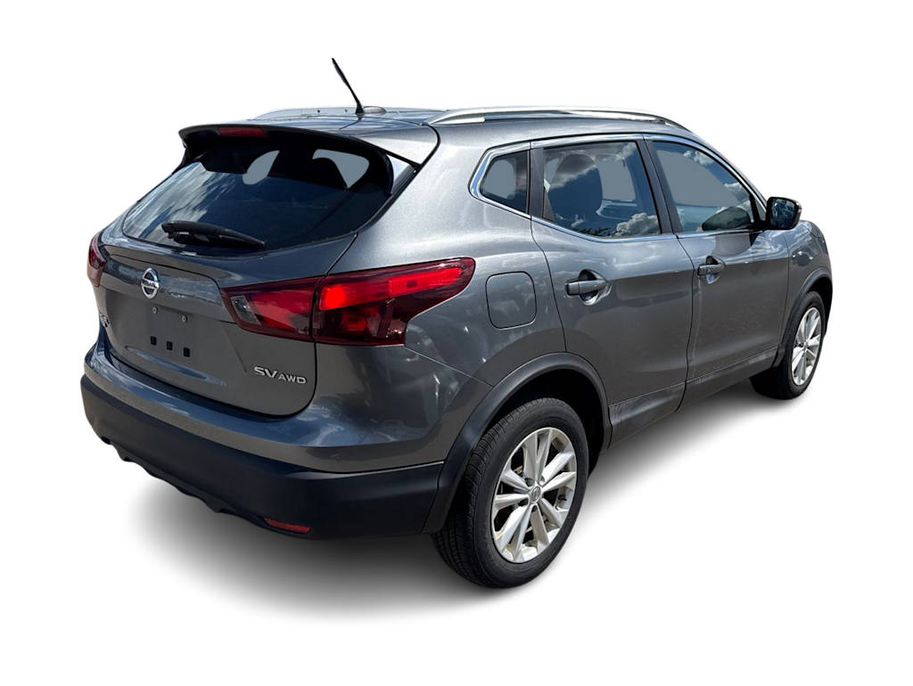 Thumbnail: 2018 Nissan Rogue Sport - 17