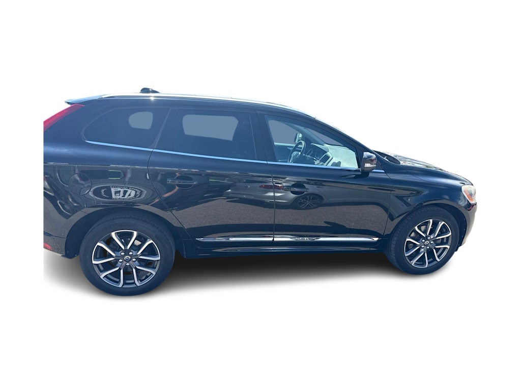 Thumbnail: 2017 Volvo XC60 - 16
