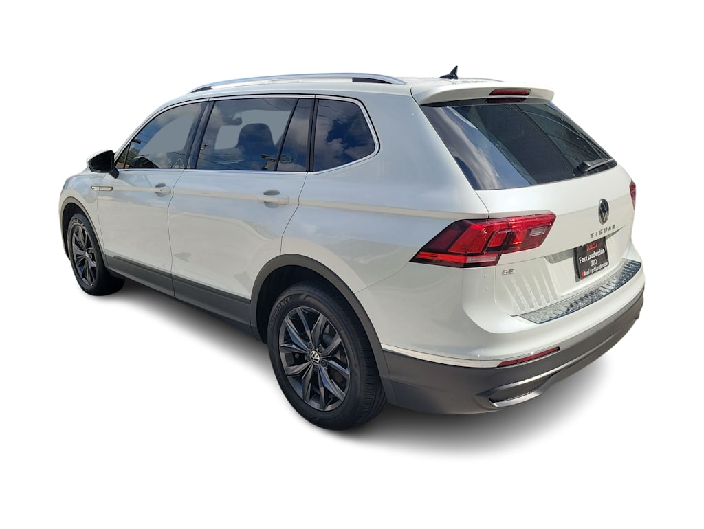 Thumbnail: 2023 Volkswagen Tiguan - 4