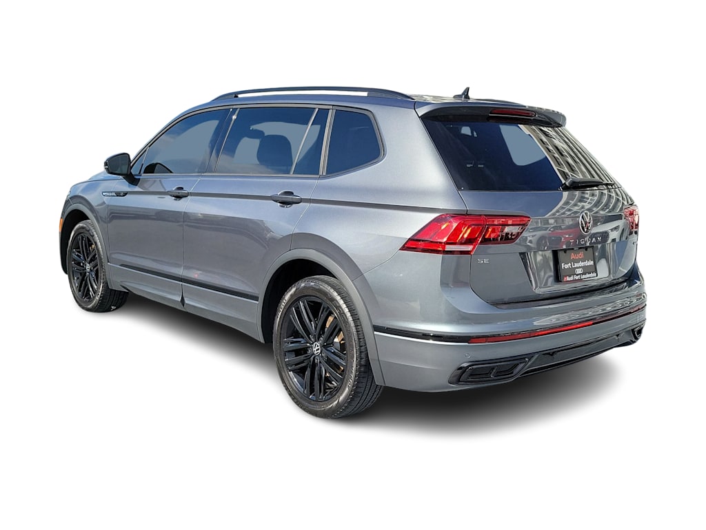 Thumbnail: 2022 Volkswagen Tiguan - 4