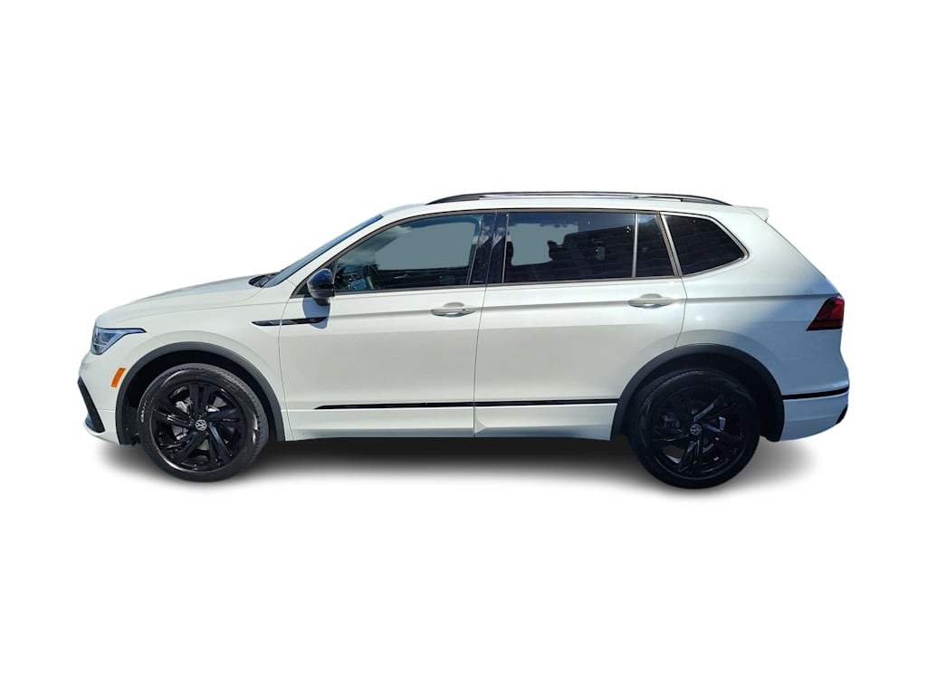 Thumbnail: 2023 Volkswagen Tiguan - 3