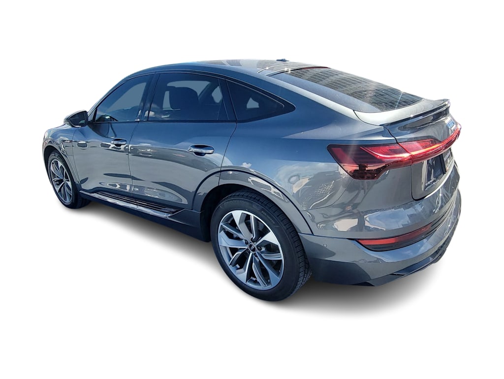 Thumbnail: 2021 Audi e-tron - 4