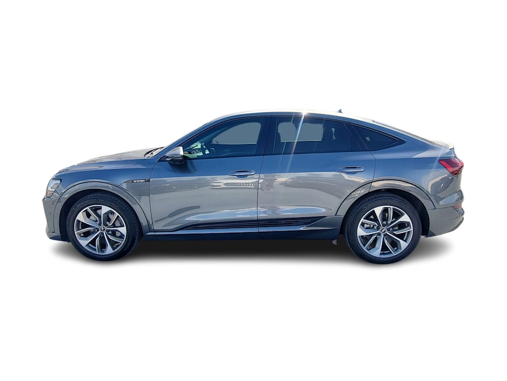 Thumbnail: 2021 Audi e-tron - 3