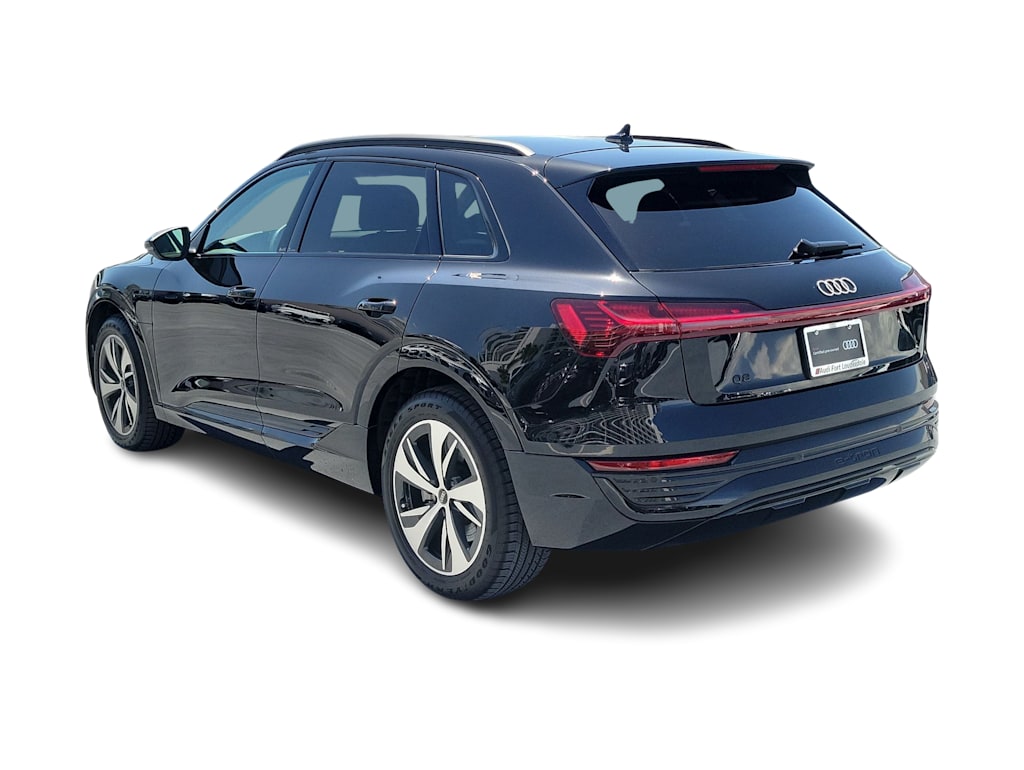 Thumbnail: 2024 Audi Q8 e-tron - 4