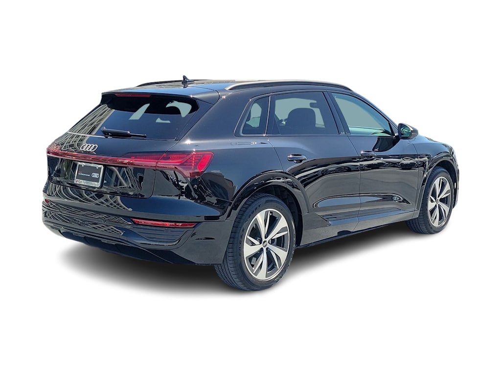 Thumbnail: 2024 Audi Q8 e-tron - 20