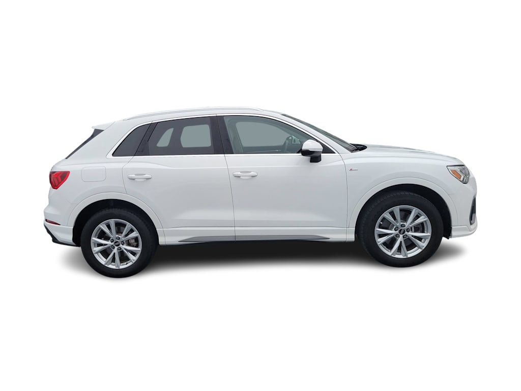 Thumbnail: 2023 Audi Q3 - 22
