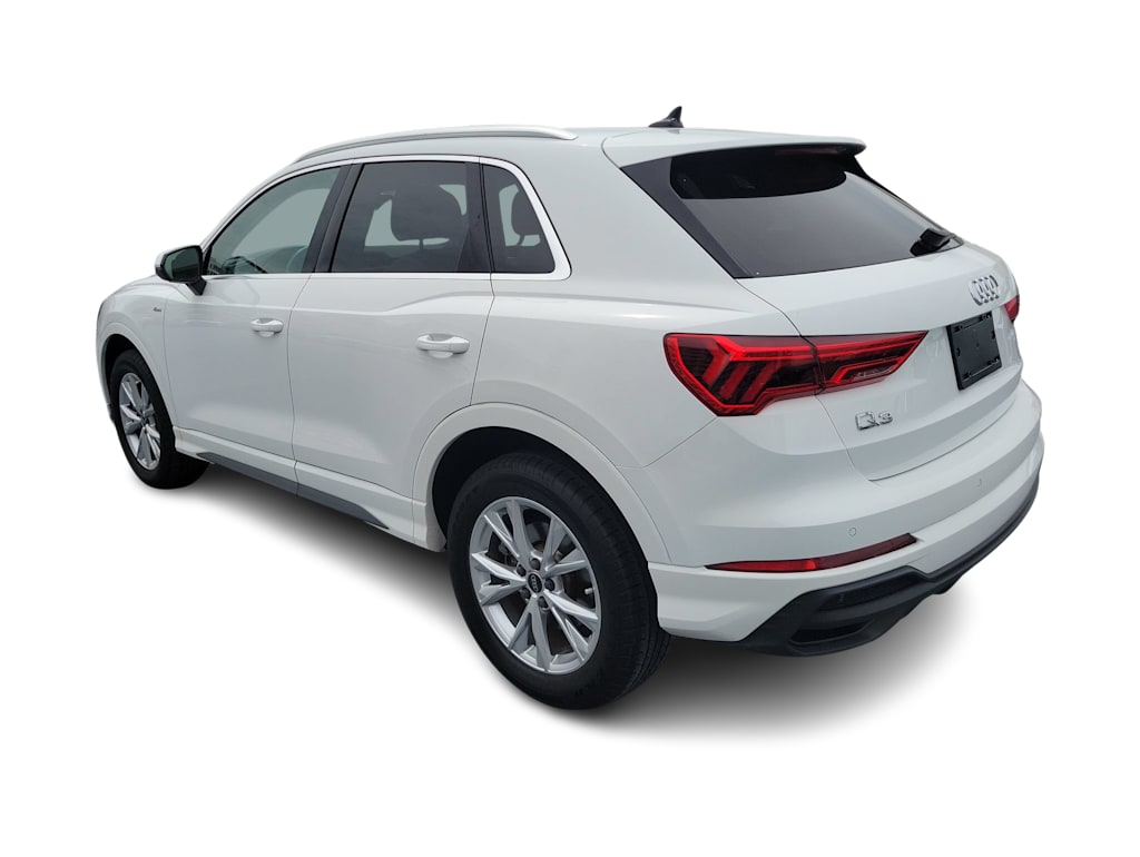 Thumbnail: 2023 Audi Q3 - 4
