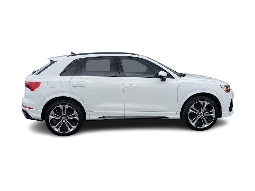 Thumbnail: 2021 Audi Q3 - 21