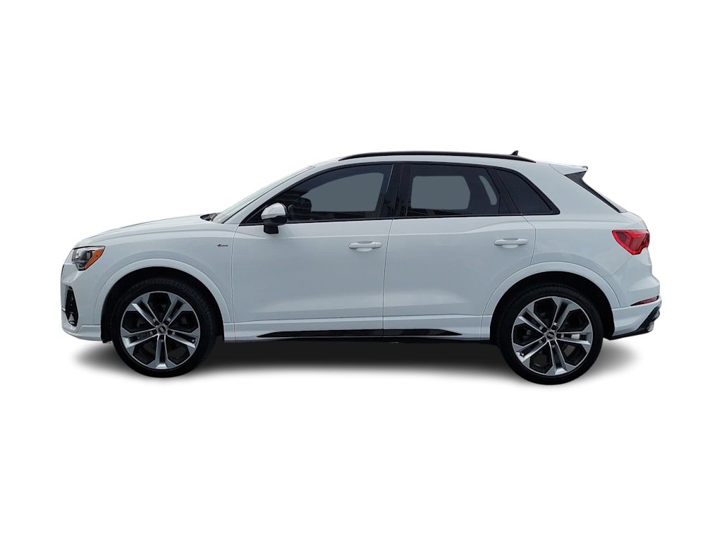Thumbnail: 2021 Audi Q3 - 3
