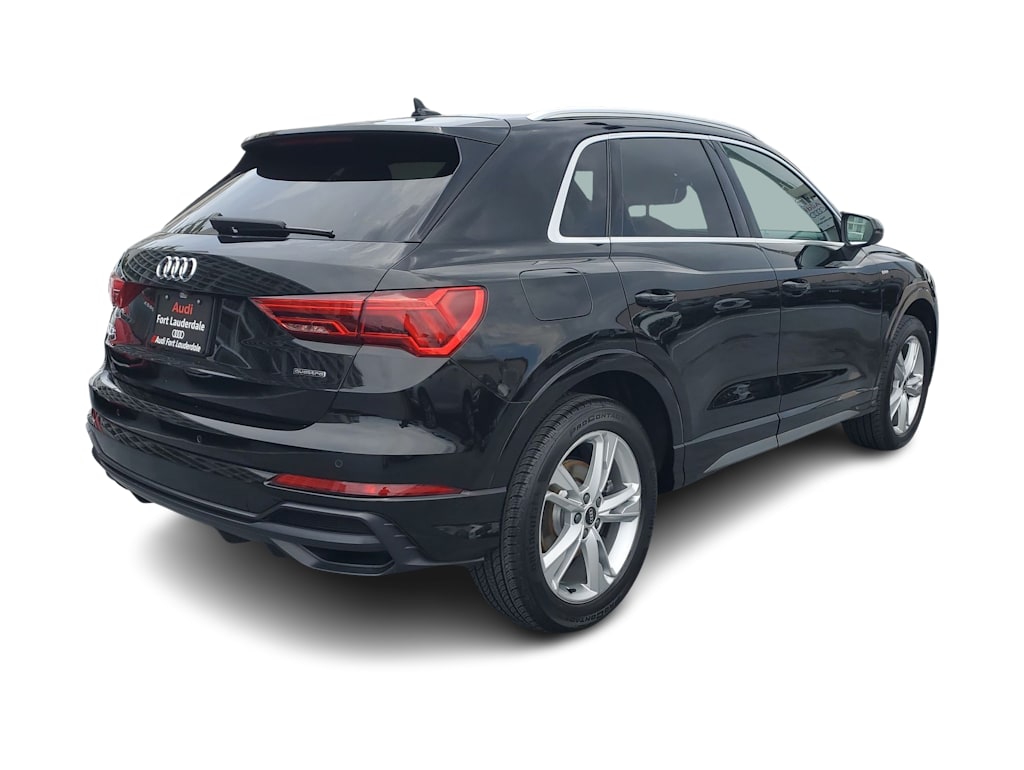 Thumbnail: 2022 Audi Q3 - 21