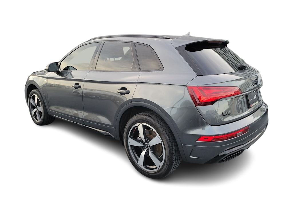 Thumbnail: 2022 Audi Q5 - 4