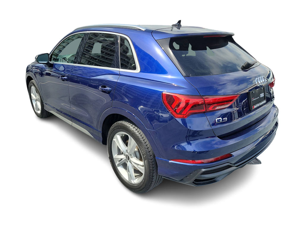 Thumbnail: 2022 Audi Q3 - 4