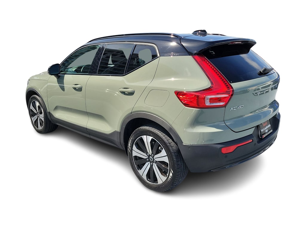 Thumbnail: 2023 Volvo XC40 - 4