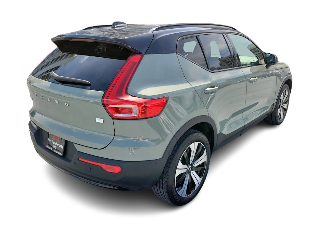 Thumbnail: 2023 Volvo XC40 - 18