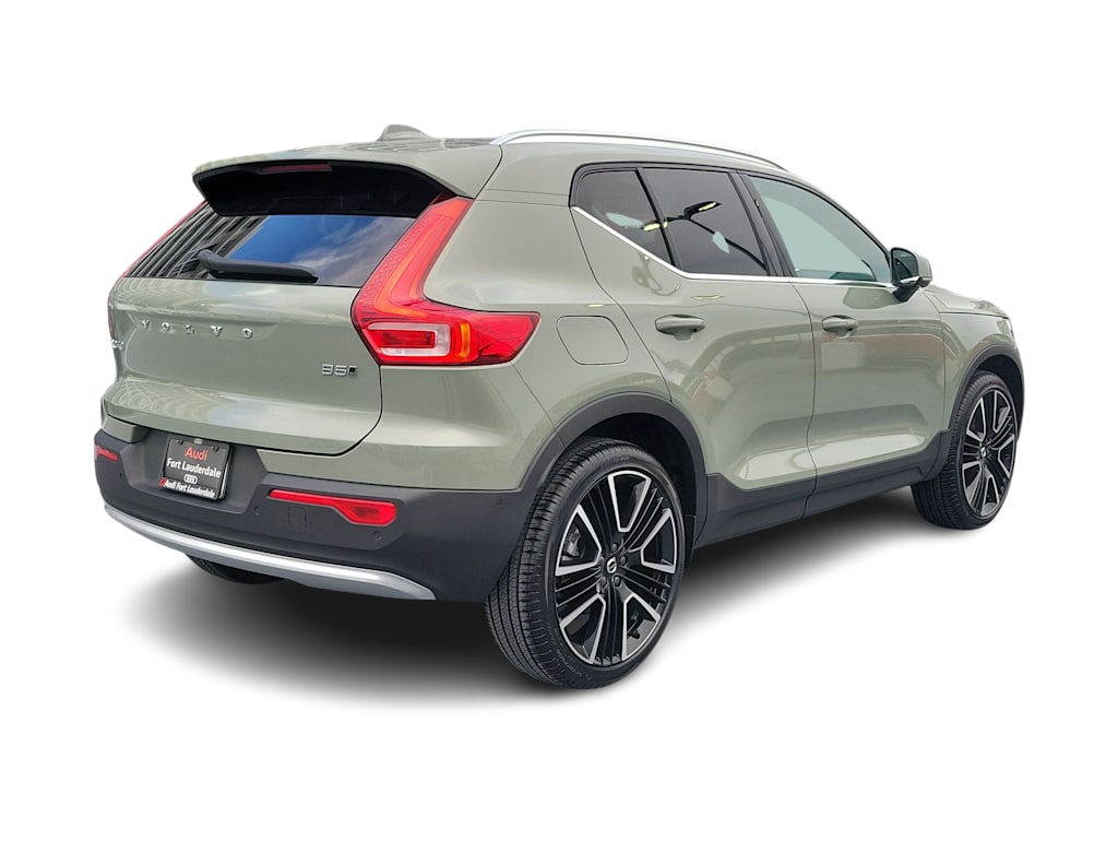 Thumbnail: 2024 Volvo XC40 - 17
