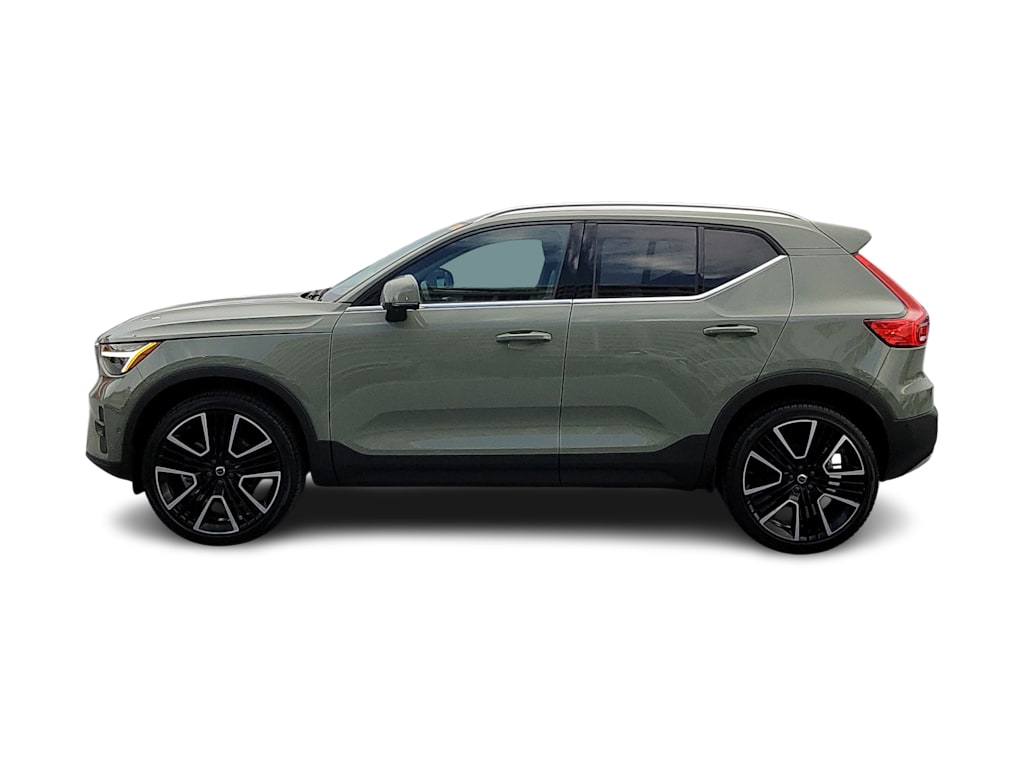 Thumbnail: 2024 Volvo XC40 - 3