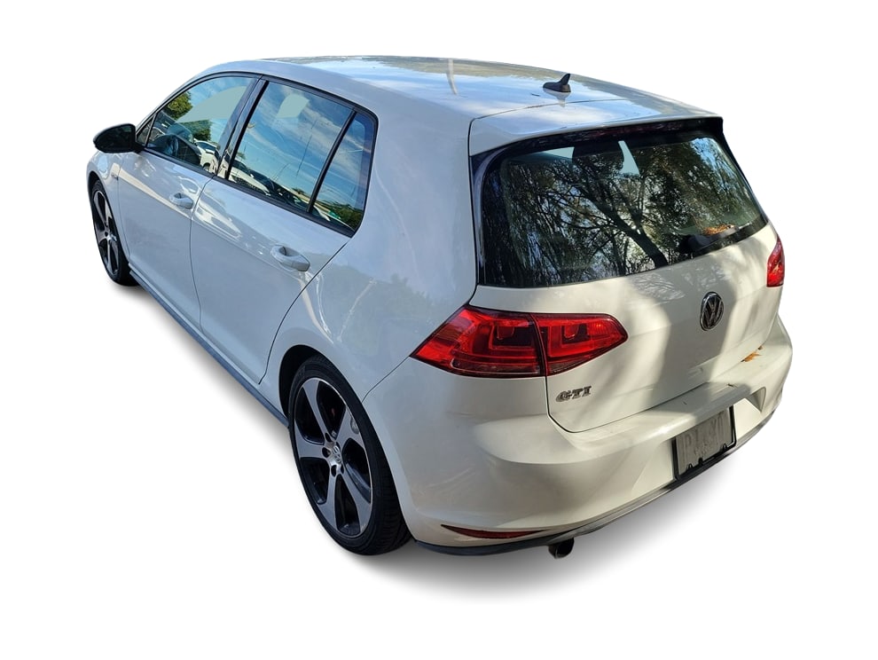 Thumbnail: 2016 Volkswagen Golf - 17