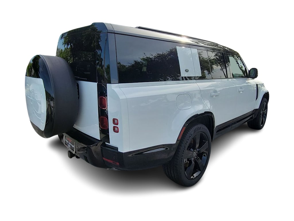 Thumbnail: 2024 Land Rover Defender - 18