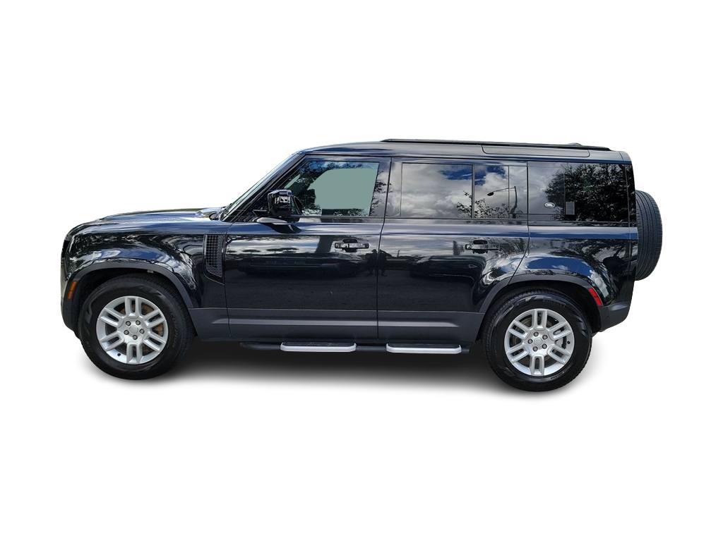 Thumbnail: 2023 Land Rover Defender - 3