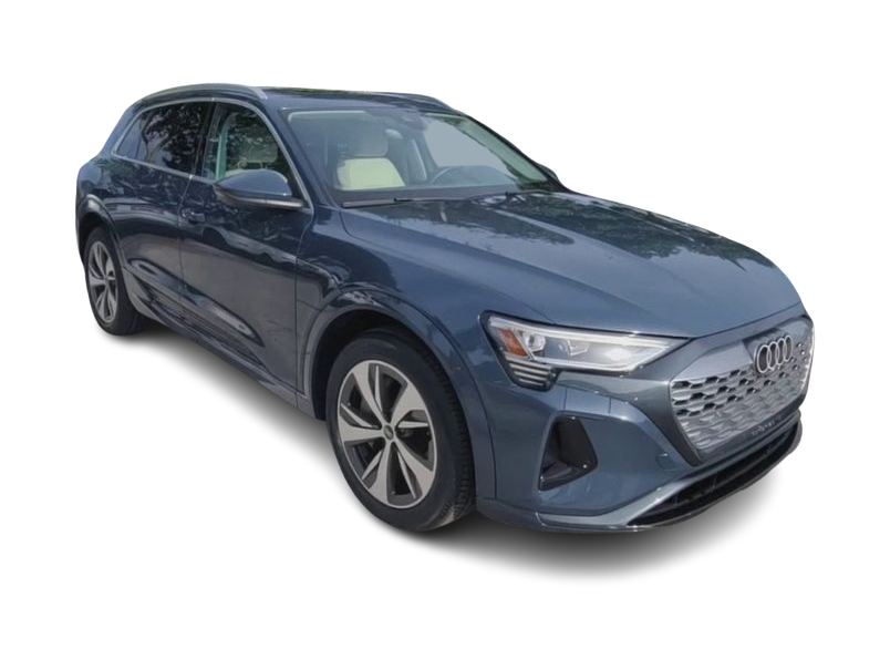 Thumbnail: 2024 Audi Q8 e-tron - 21