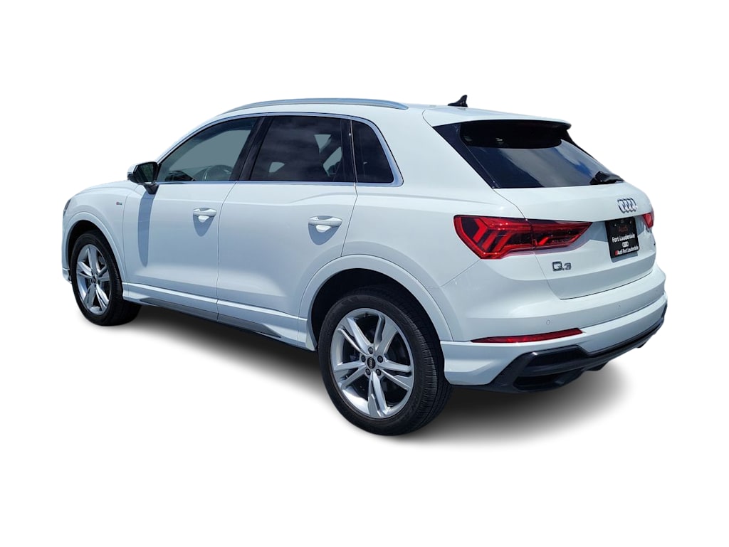 Thumbnail: 2022 Audi Q3 - 4