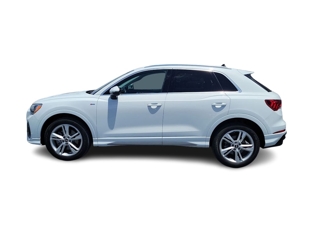 Thumbnail: 2022 Audi Q3 - 3