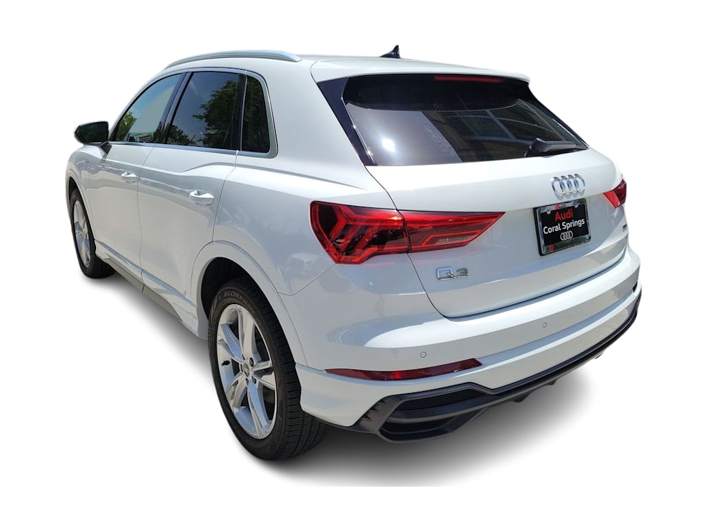Thumbnail: 2022 Audi Q3 - 4