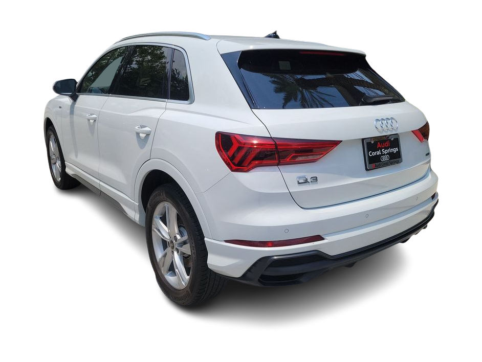 Thumbnail: 2021 Audi Q3 - 4