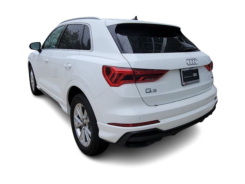 Thumbnail: 2023 Audi Q3 - 4