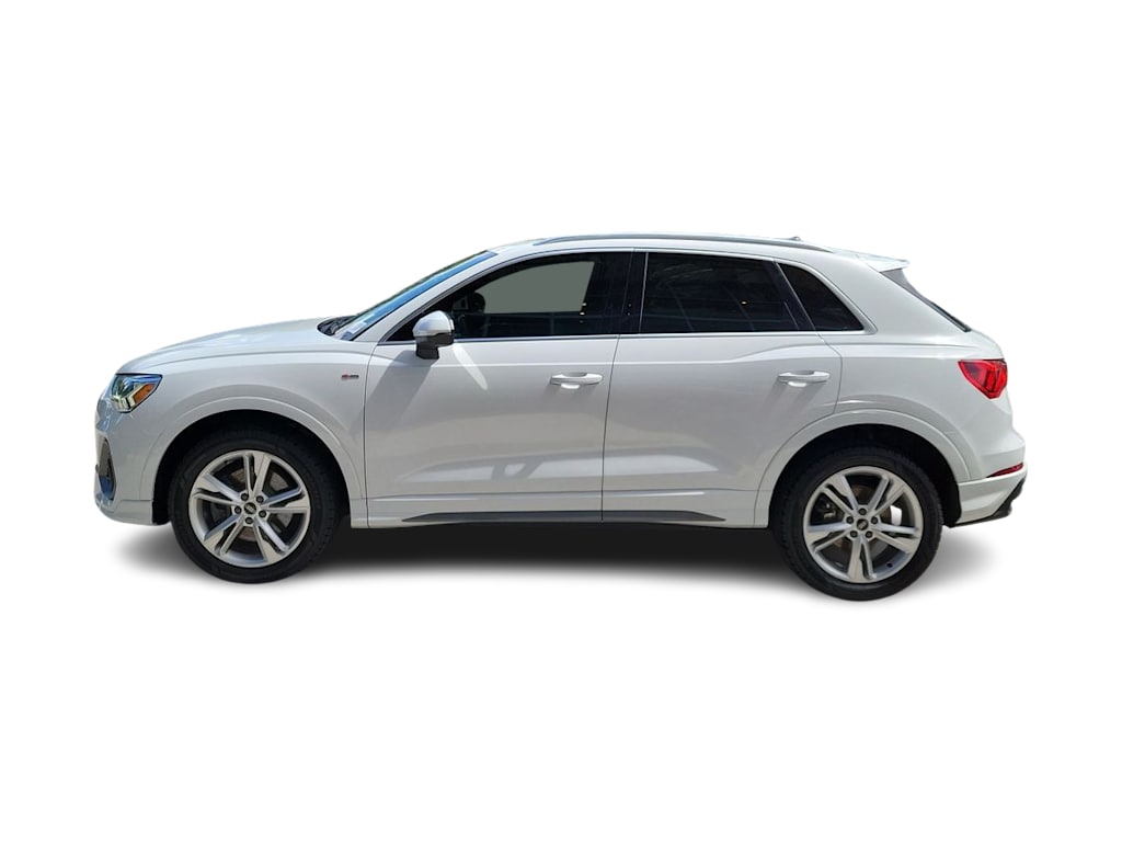 Thumbnail: 2023 Audi Q3 - 3