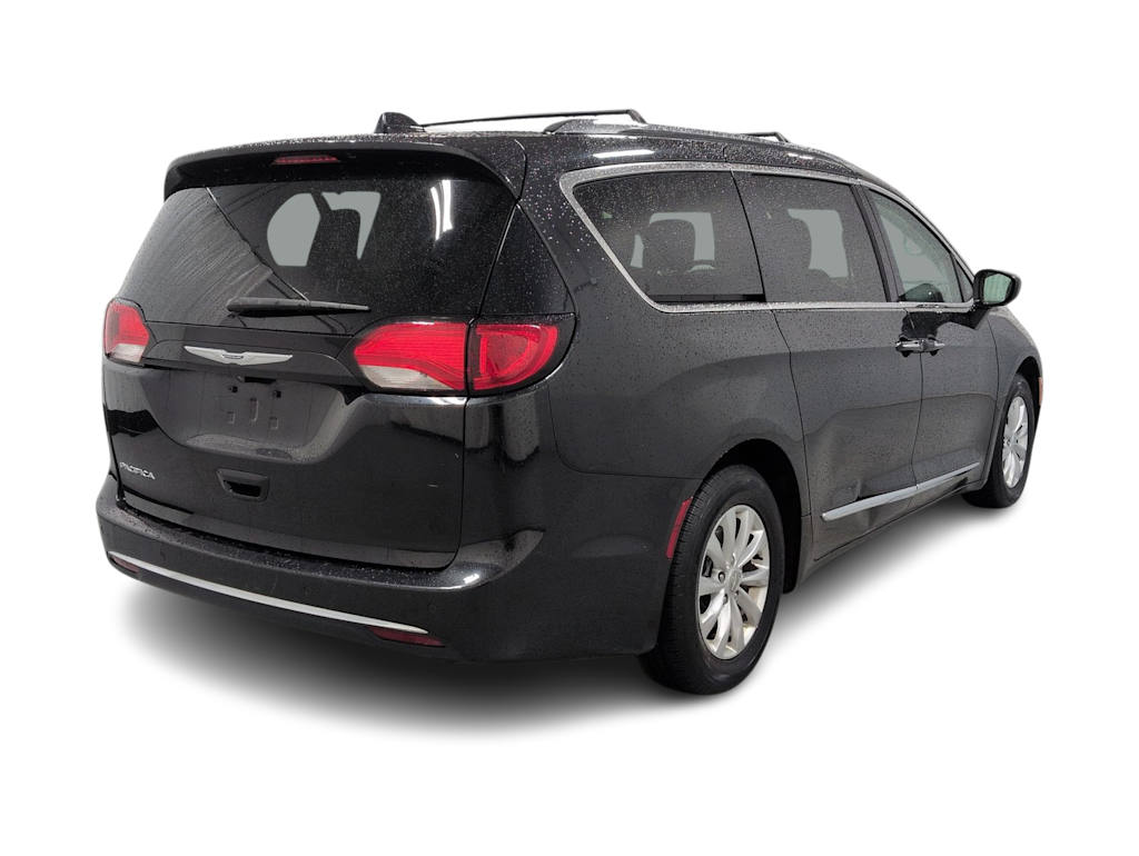 Thumbnail: 2019 Chrysler Pacifica - 22