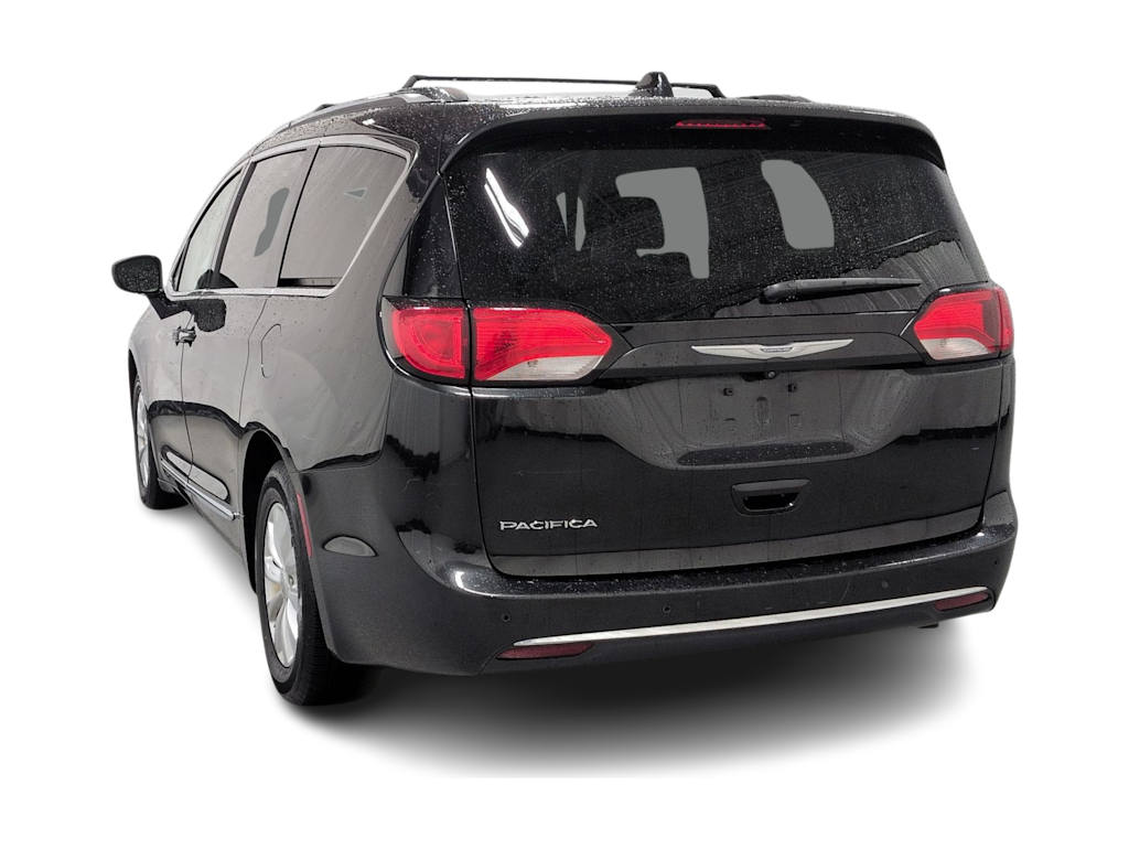 Thumbnail: 2019 Chrysler Pacifica - 4