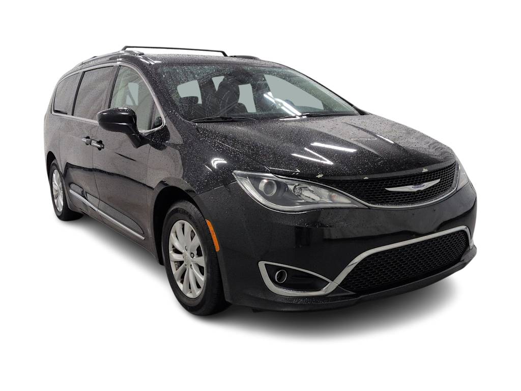 Thumbnail: 2019 Chrysler Pacifica - 20