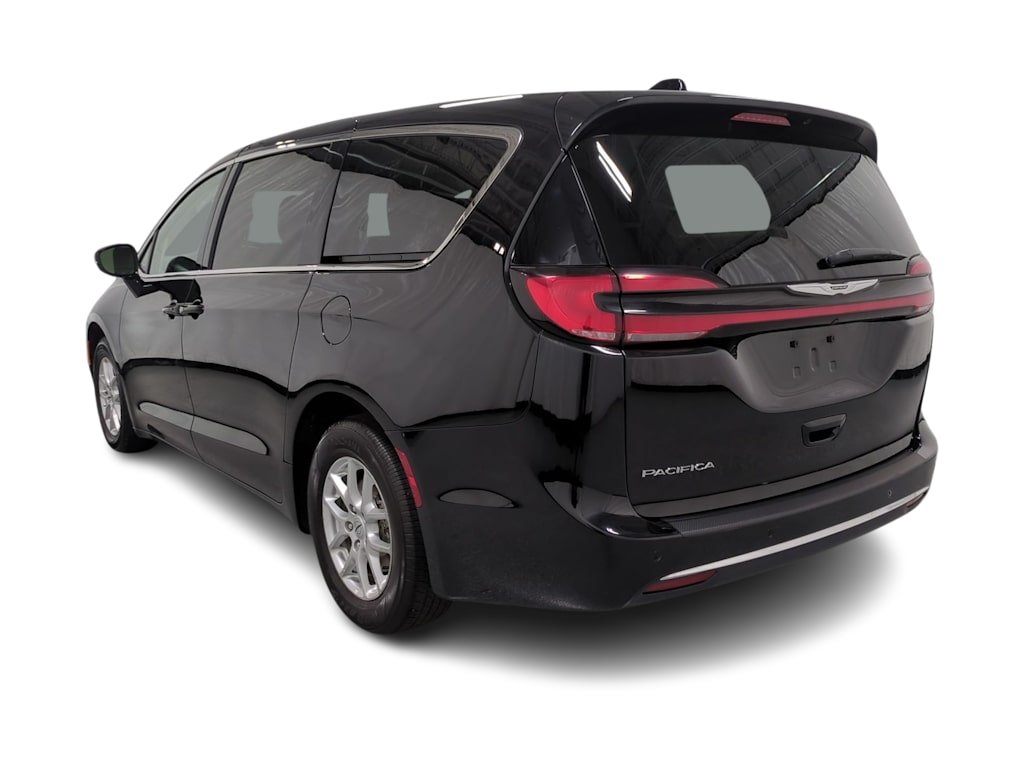 Thumbnail: 2024 Chrysler Pacifica - 4