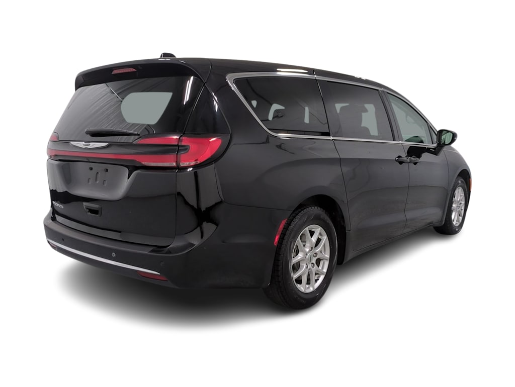 Thumbnail: 2024 Chrysler Pacifica - 22
