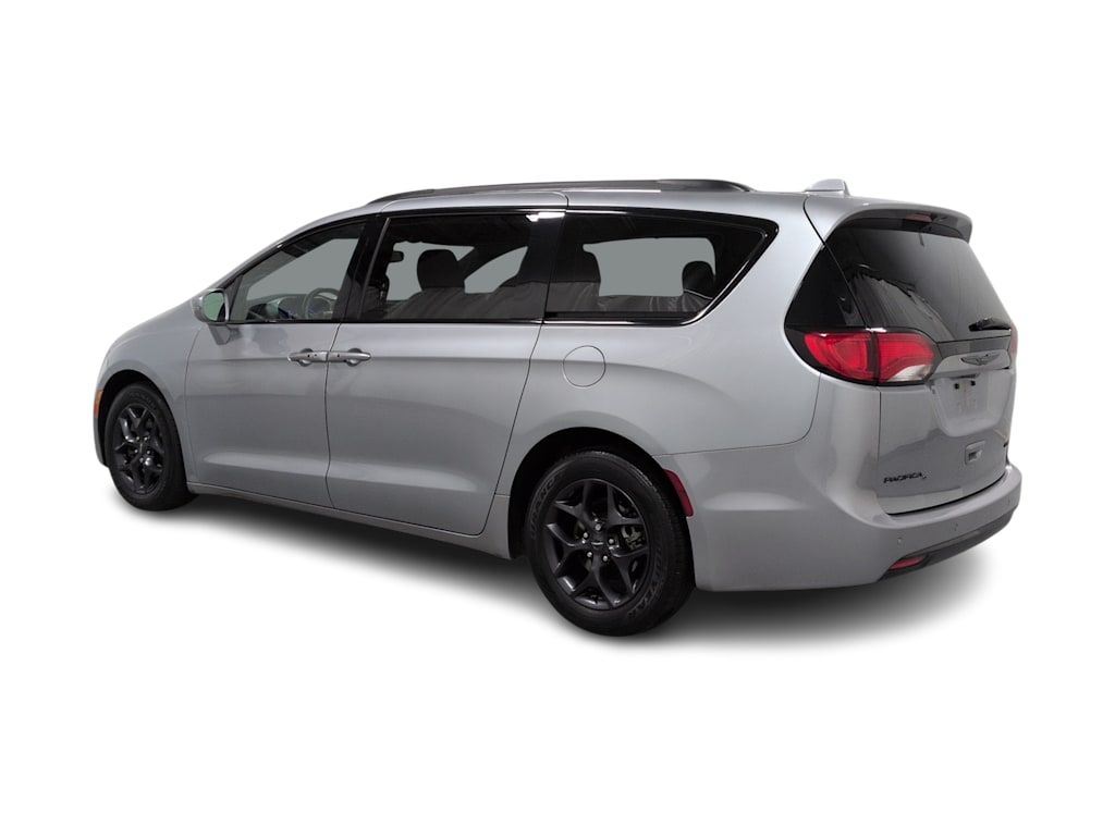 Thumbnail: 2020 Chrysler Pacifica - 4
